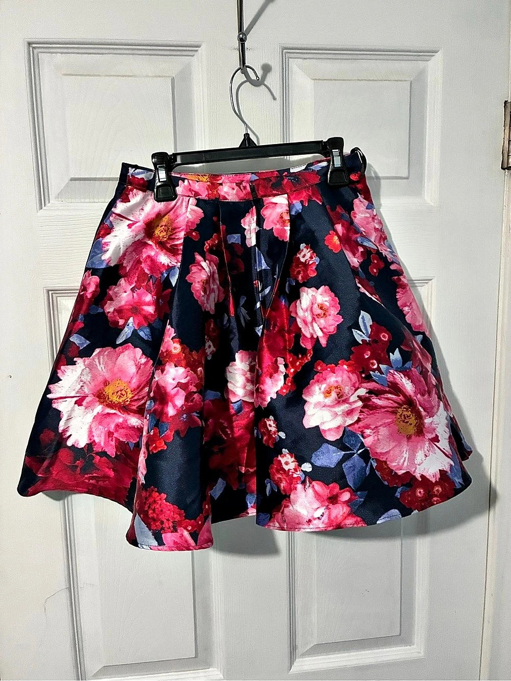 B. DARLIN floral skirt Floral A-Line Skirt in Blue & Pink Size 3/4